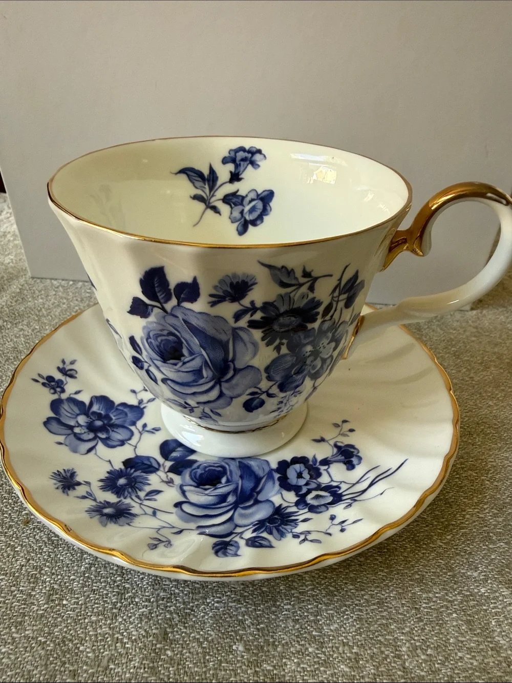 Crown Victorian Staffordshire England Bone China Blue Rose Tea Cup Saucer set